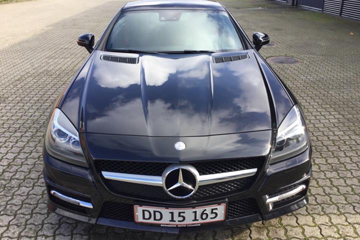 Sort Mercedes SLK250 fra 2012