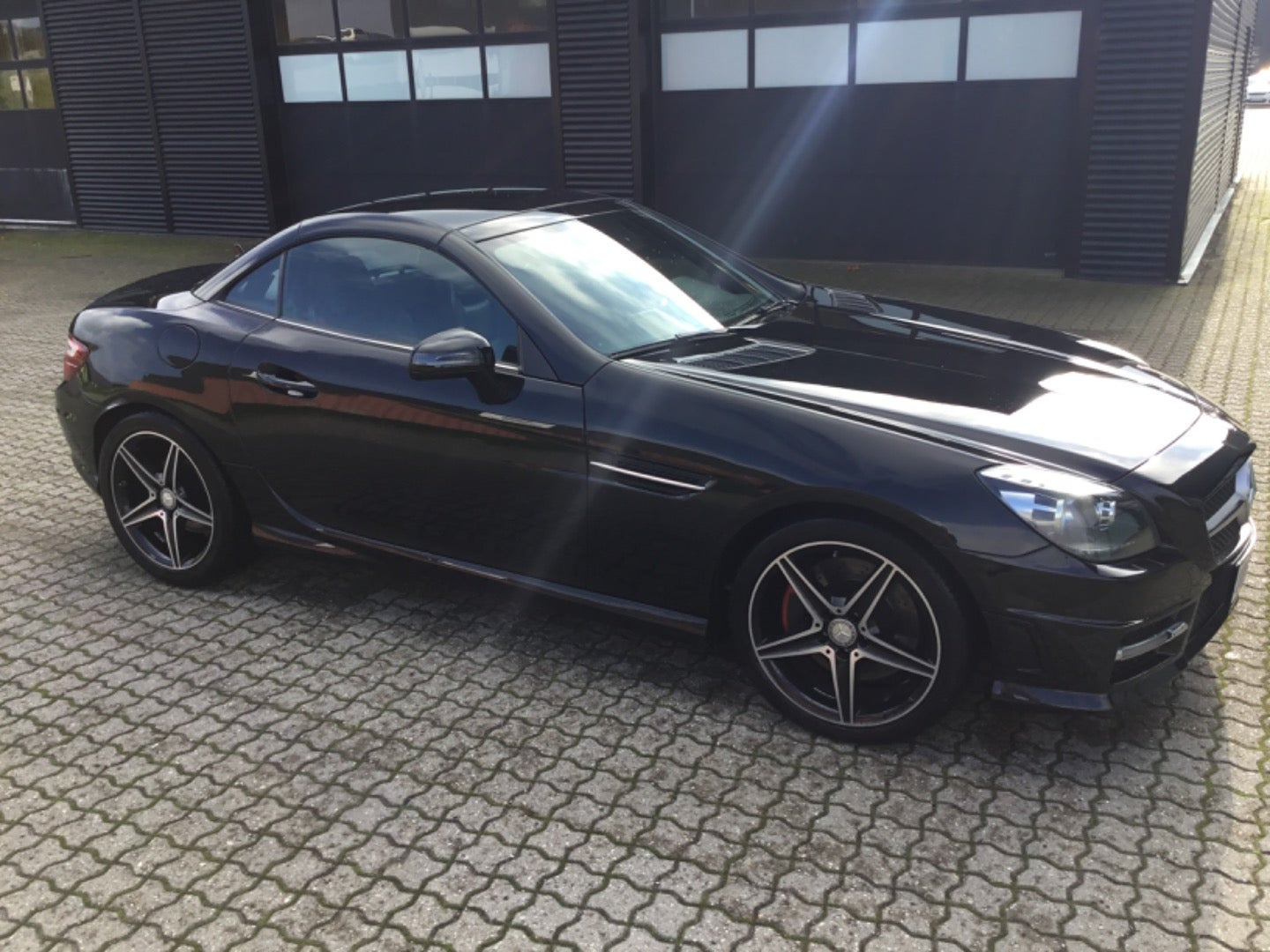 Sort Mercedes SLK250 fra 2012