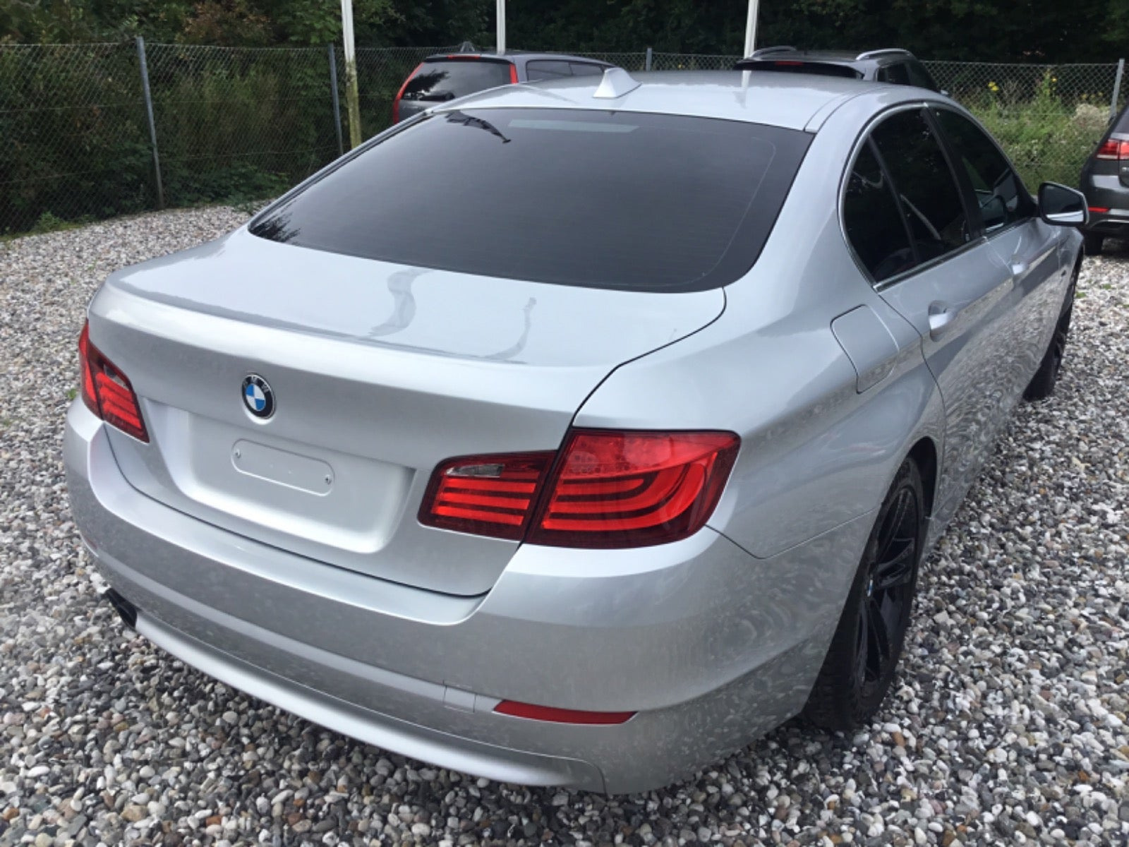 Sølv BMW 523i fra 2011