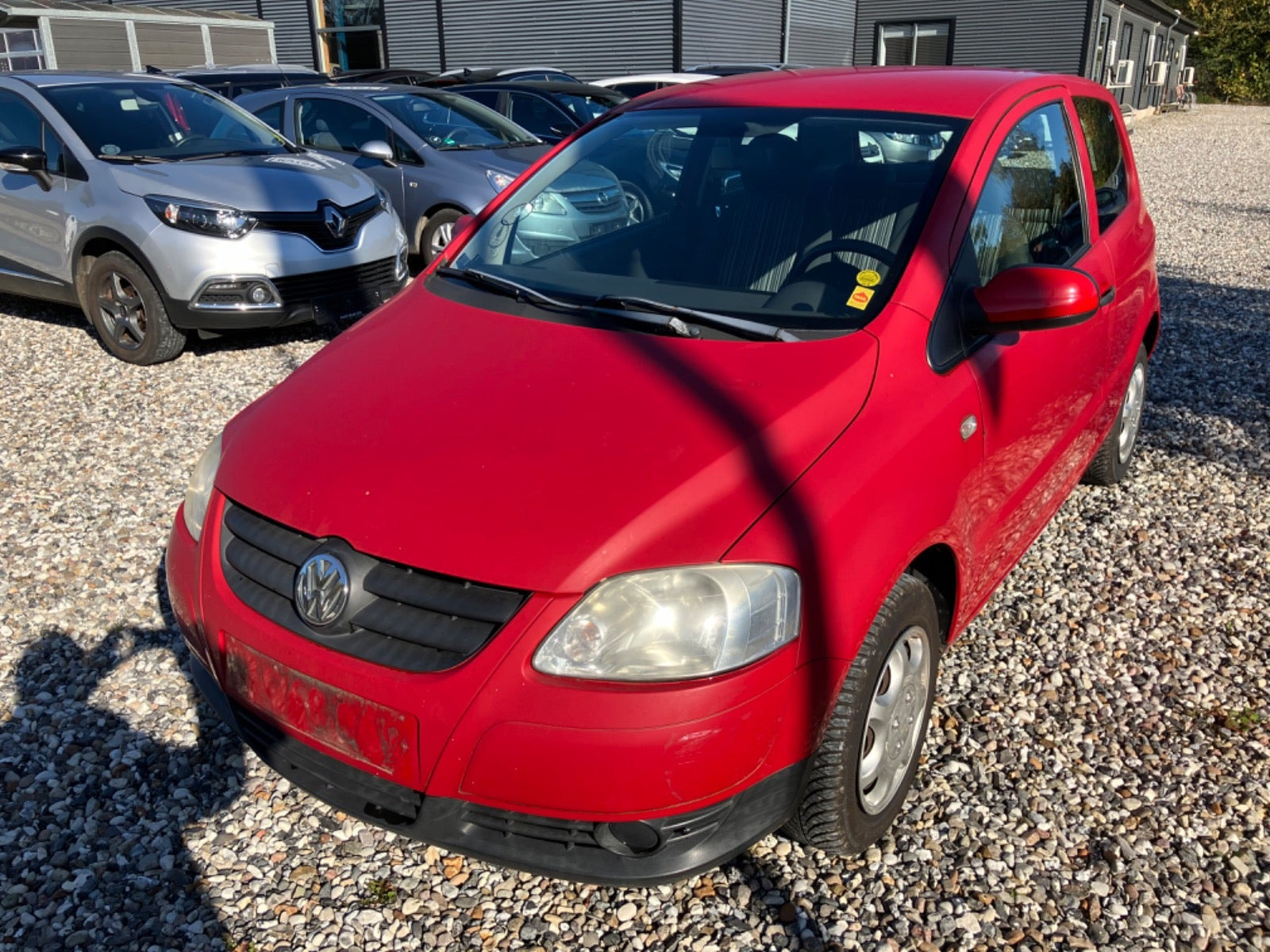 Rød VW Fox fra 2008