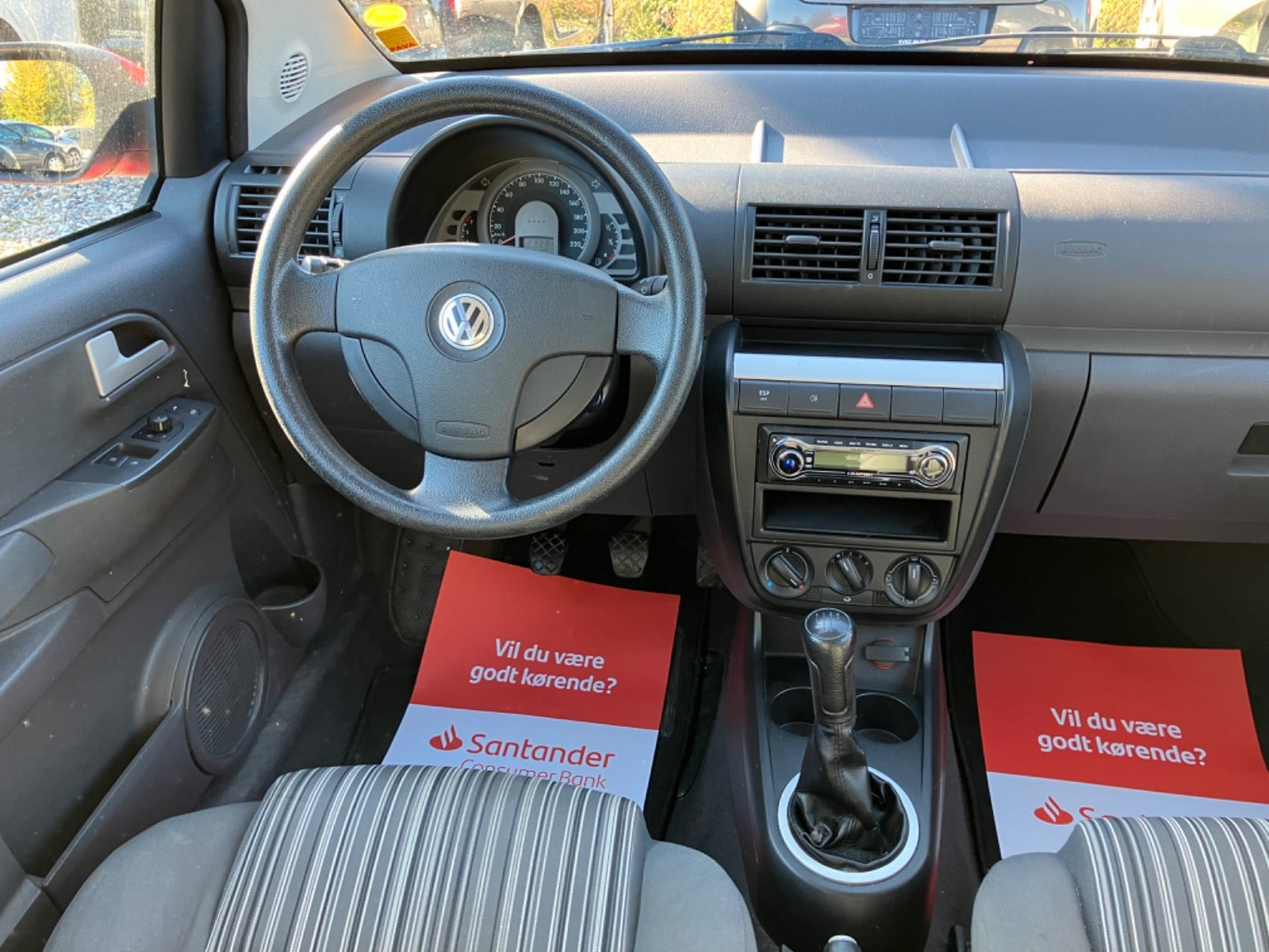 Rød VW Fox fra 2008