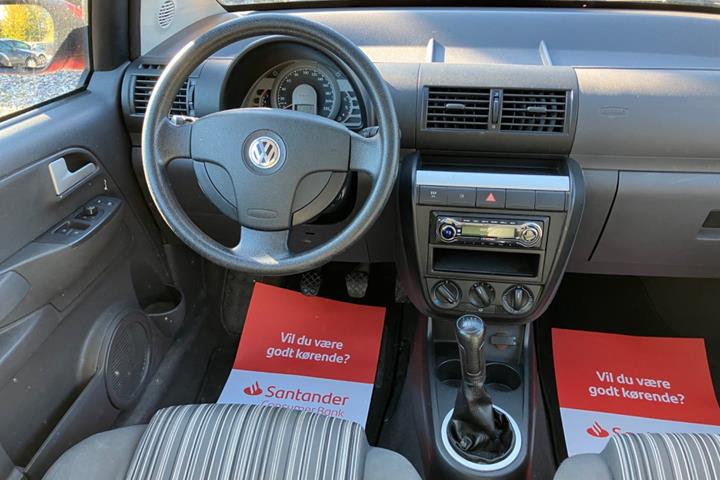 Rød VW Fox fra 2008