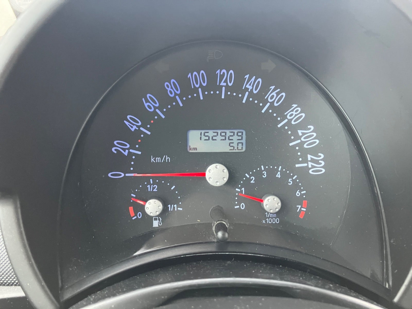 Sølv VW New Beetle fra 2000