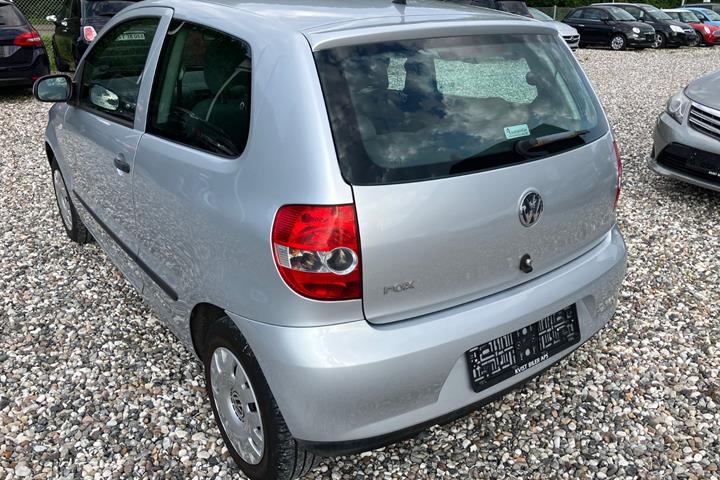 Sølv VW Fox fra 2010