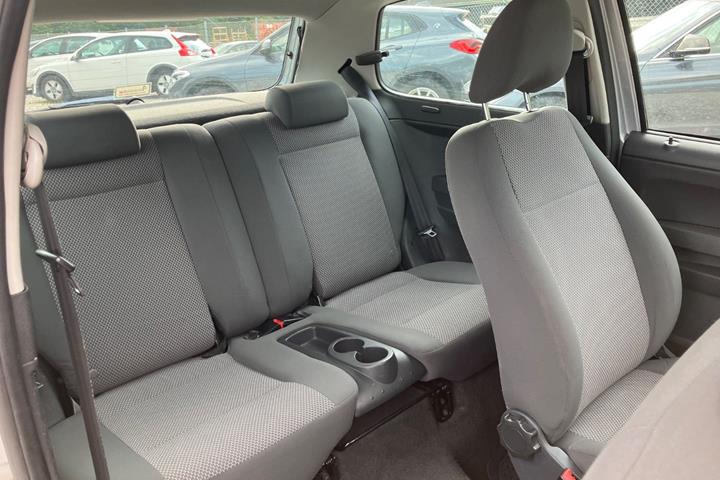 Sølv VW Fox fra 2010