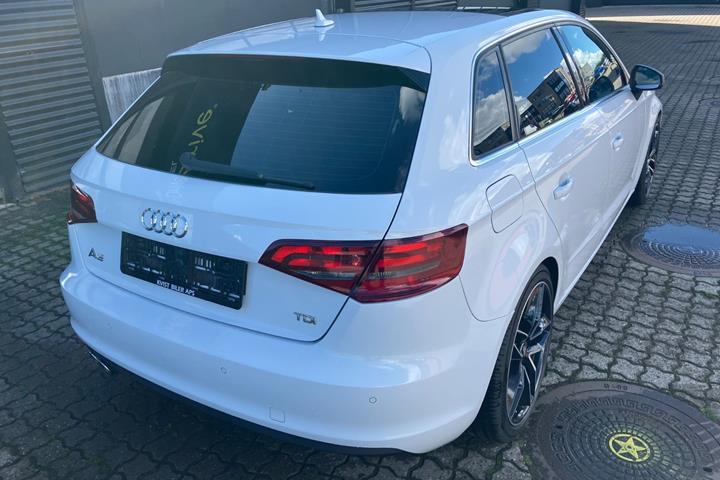 Hvid Audi A3 fra 2015