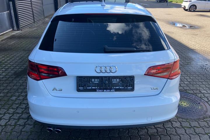 Hvid Audi A3 fra 2015