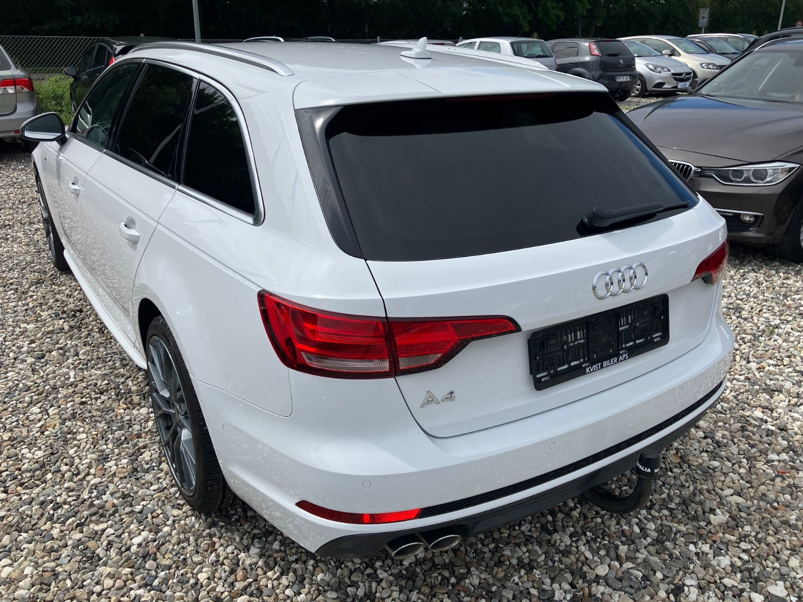 Hvid Audi A4 fra 2016