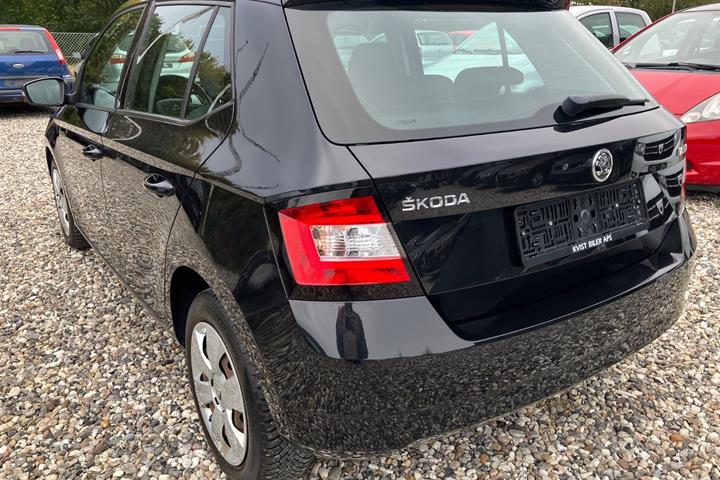 Sort Skoda Fabia fra 2017