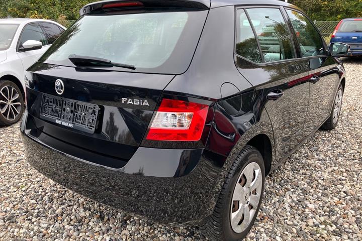 Sort Skoda Fabia fra 2017