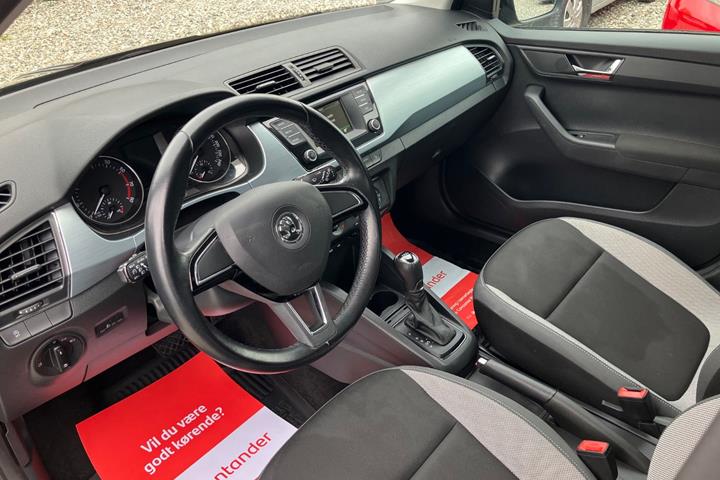 Sort Skoda Fabia fra 2017