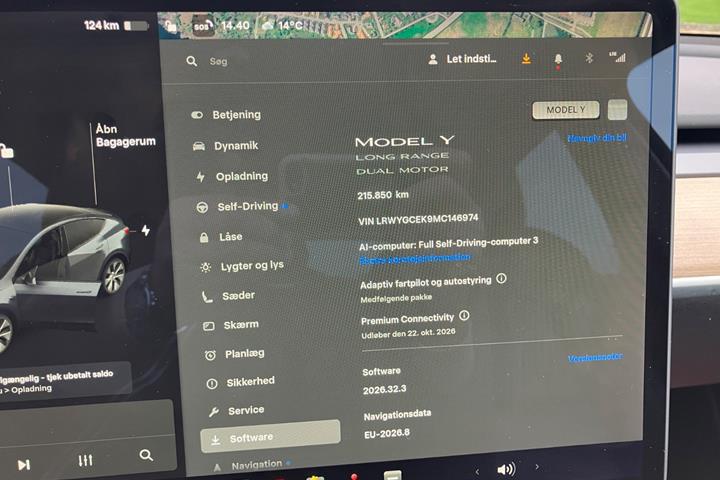 Grå Tesla Model Y fra 2021
