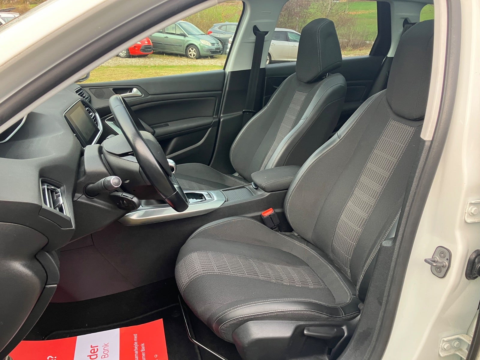 Hvid Peugeot 308 fra 2019