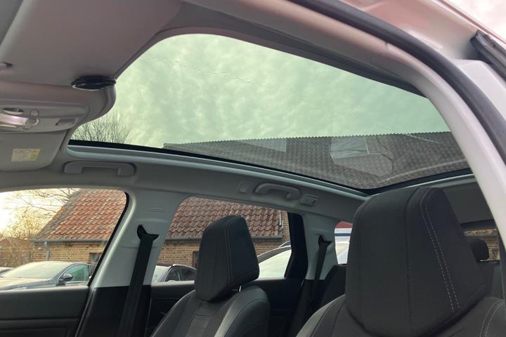 Hvid Peugeot 308 fra 2019