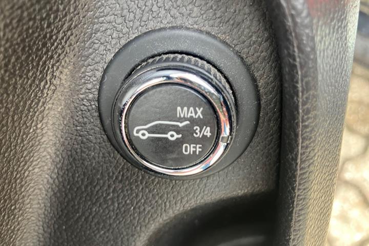Sort Opel Insignia fra 2016