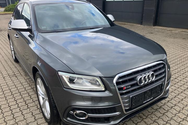 Grå Audi SQ5 fra 2016