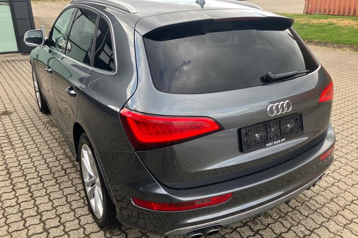 Grå Audi SQ5 fra 2016