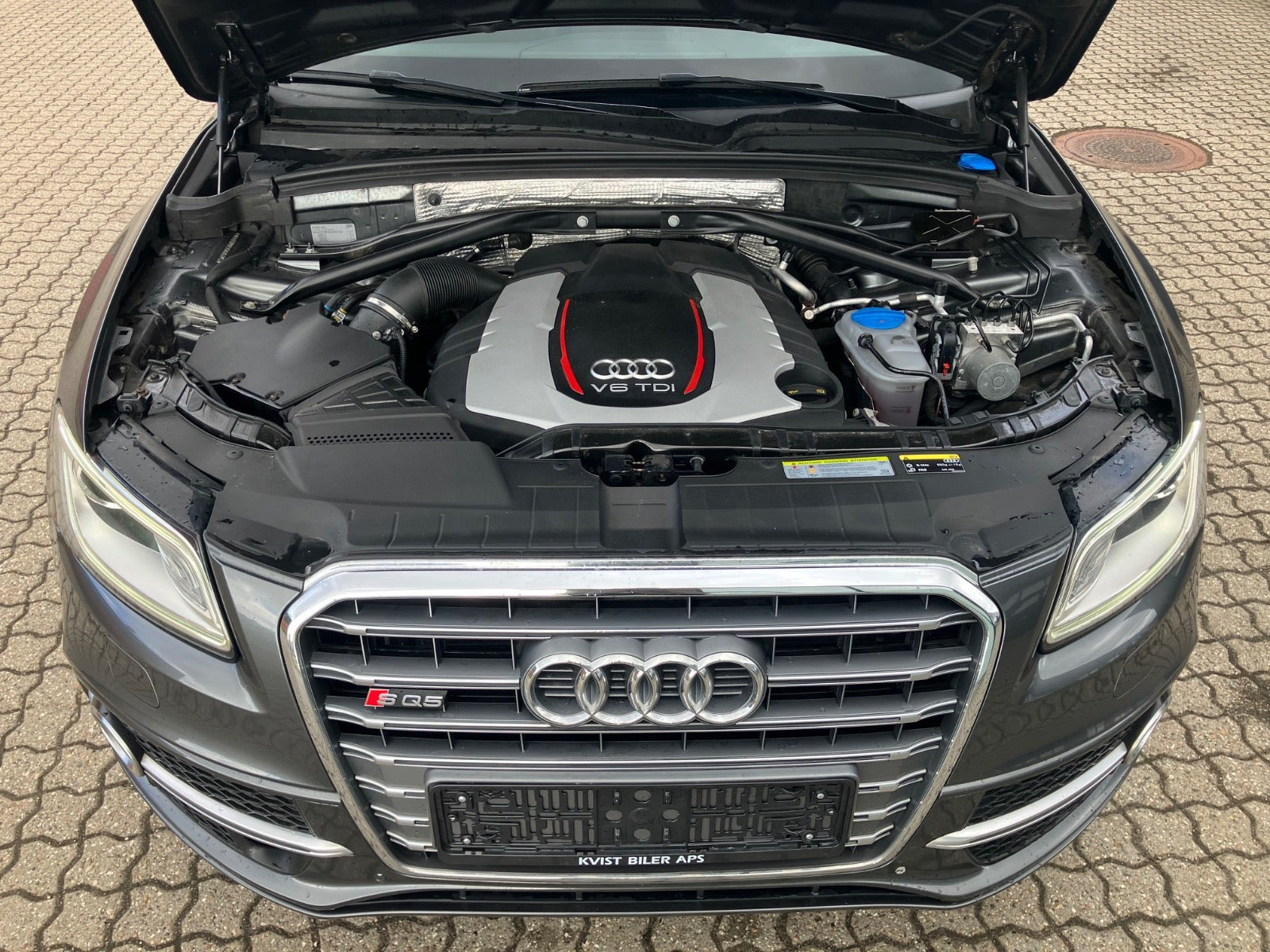 Grå Audi SQ5 fra 2016