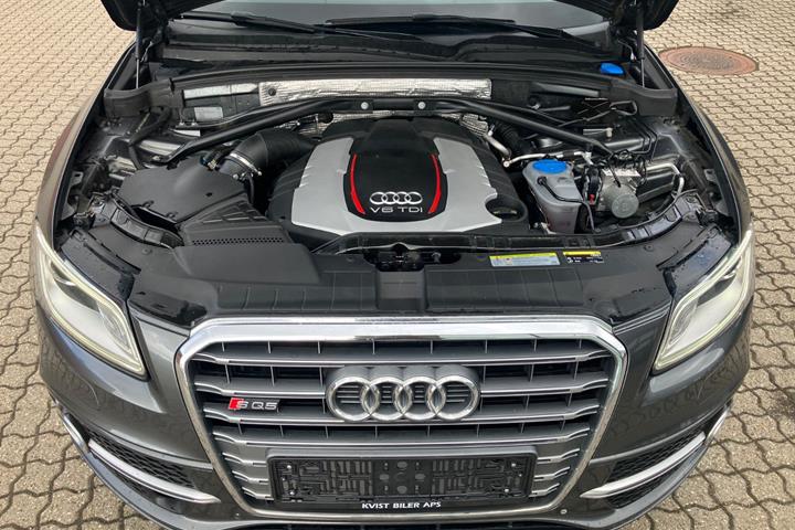 Grå Audi SQ5 fra 2016