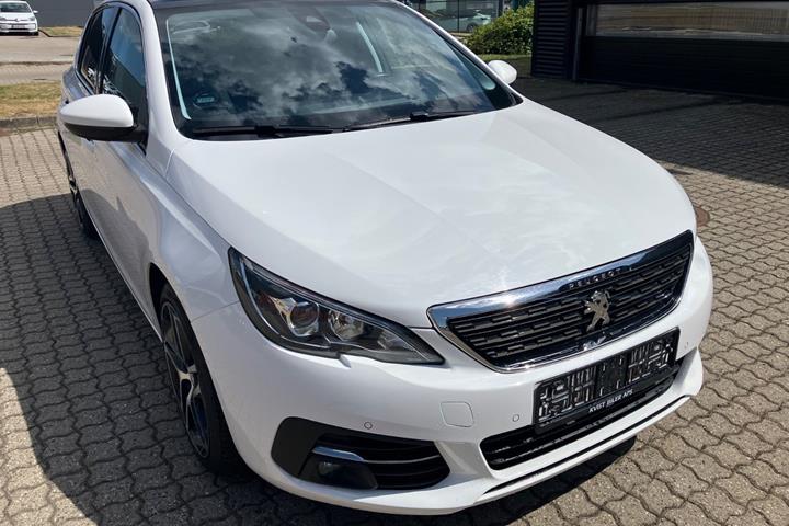 Hvid Peugeot 308 fra 2020