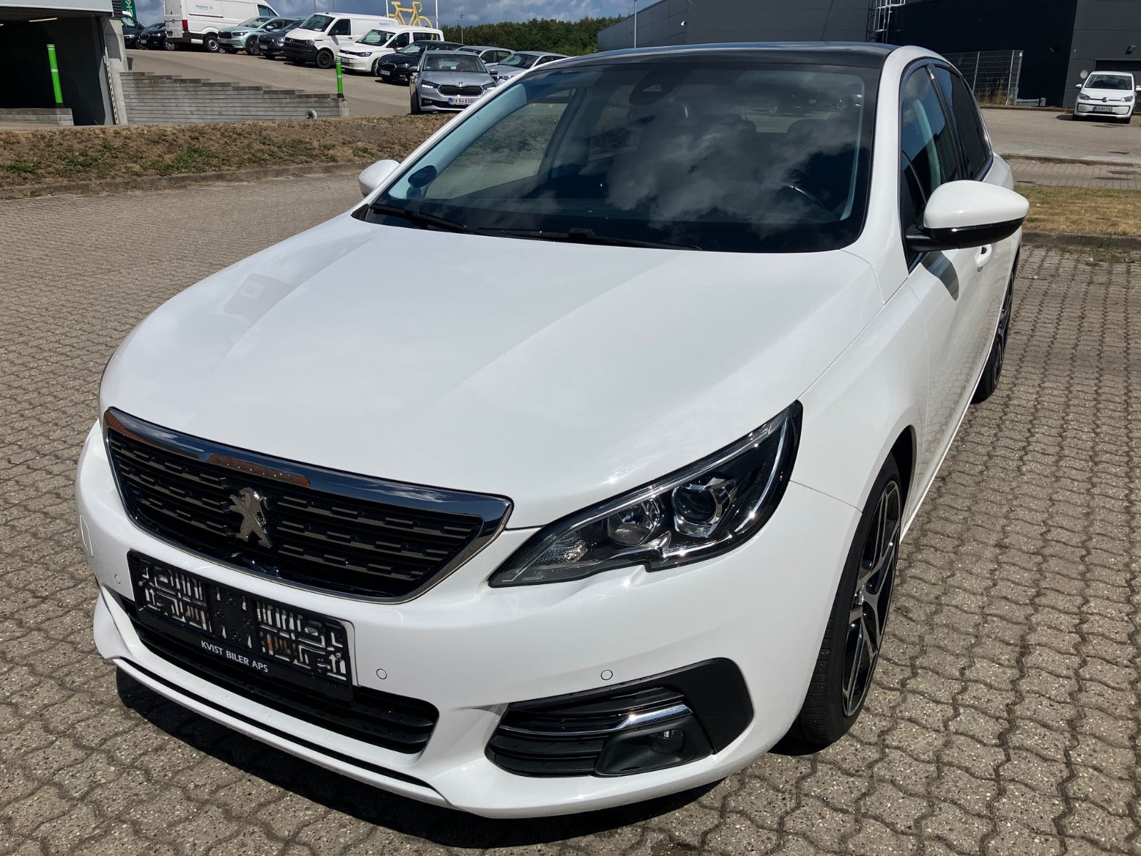 Hvid Peugeot 308 fra 2020