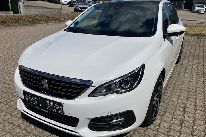 Hvid Peugeot 308 fra 2020