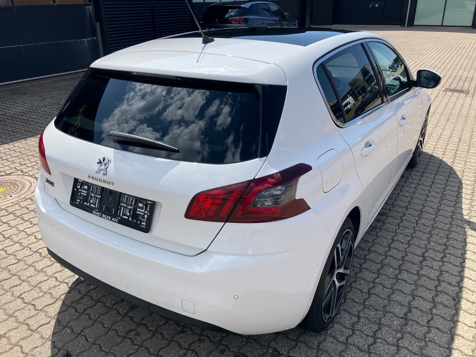 Hvid Peugeot 308 fra 2020