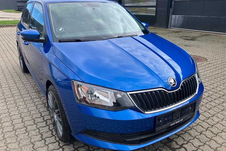 Blå Skoda Fabia fra 2017