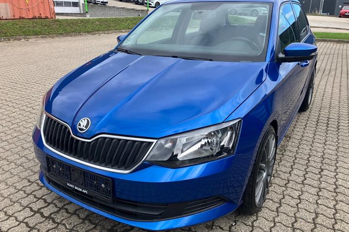 Blå Skoda Fabia fra 2017
