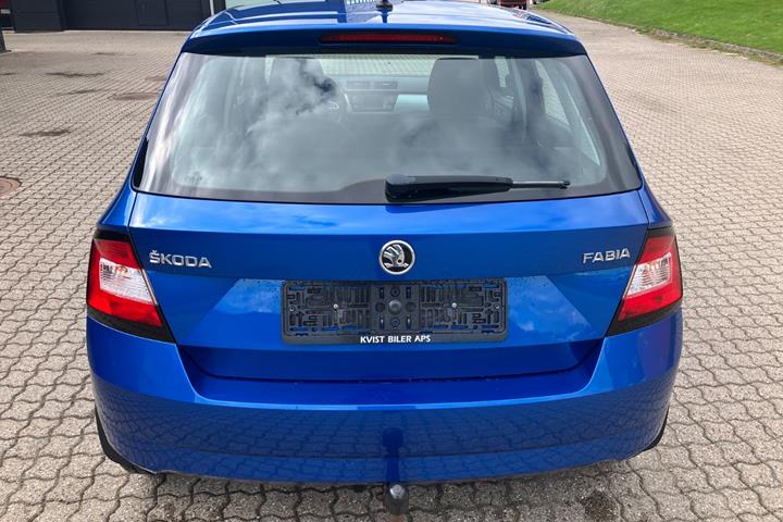 Blå Skoda Fabia fra 2017