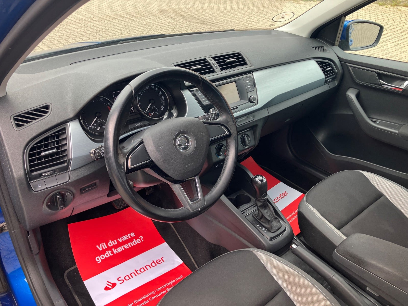 Blå Skoda Fabia fra 2017