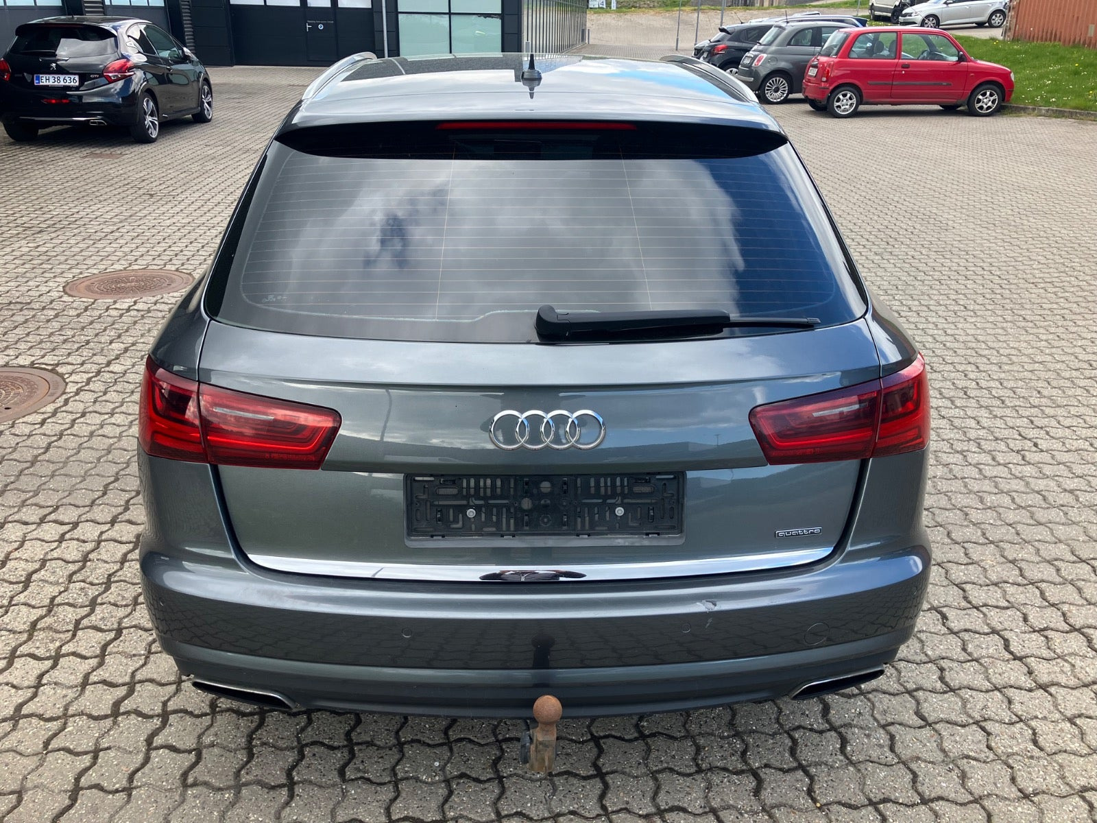 Grå Audi A6 fra 2015