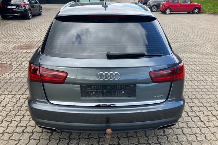 Grå Audi A6 fra 2015