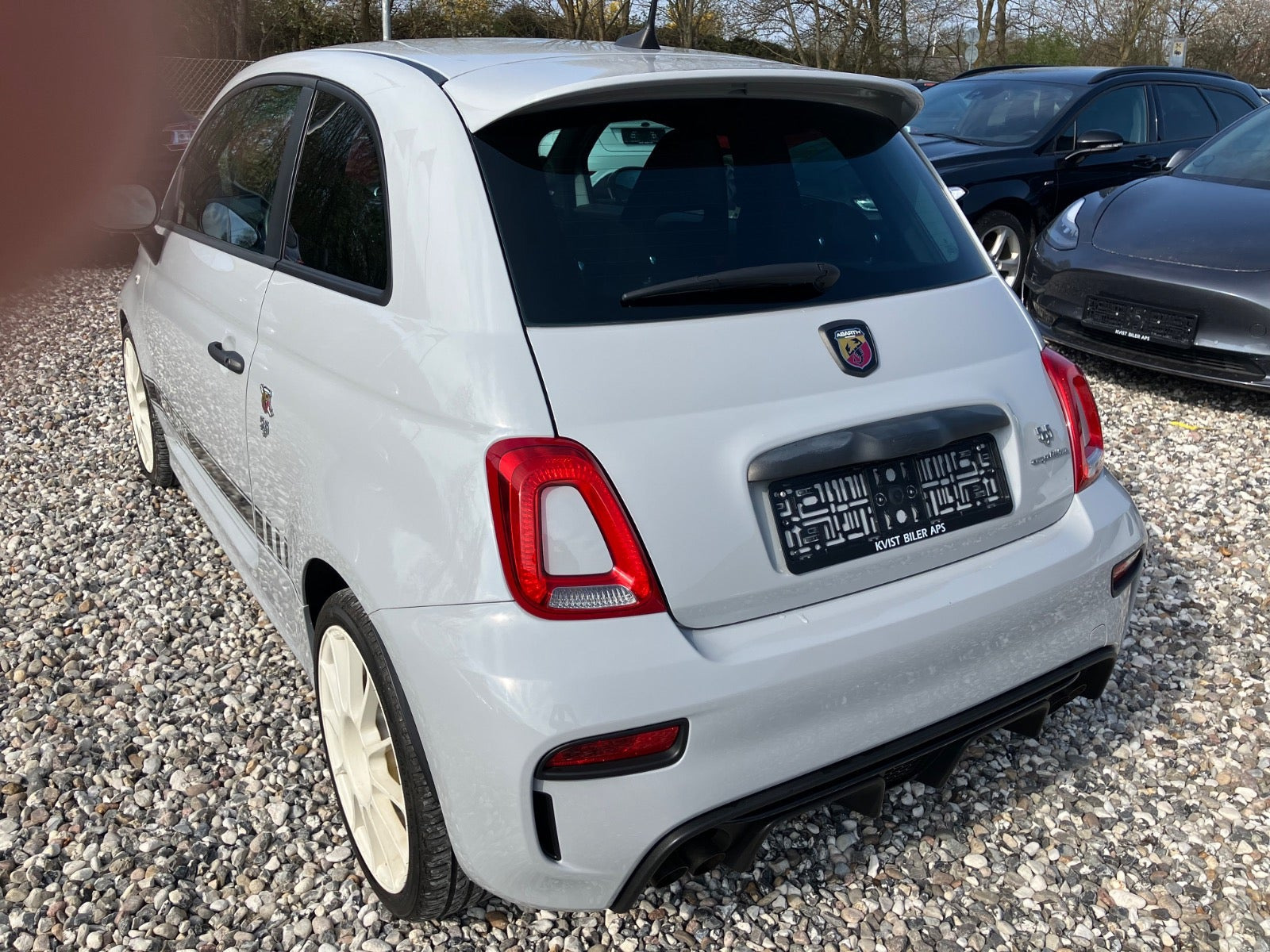 Grå Abarth 595 fra 2017