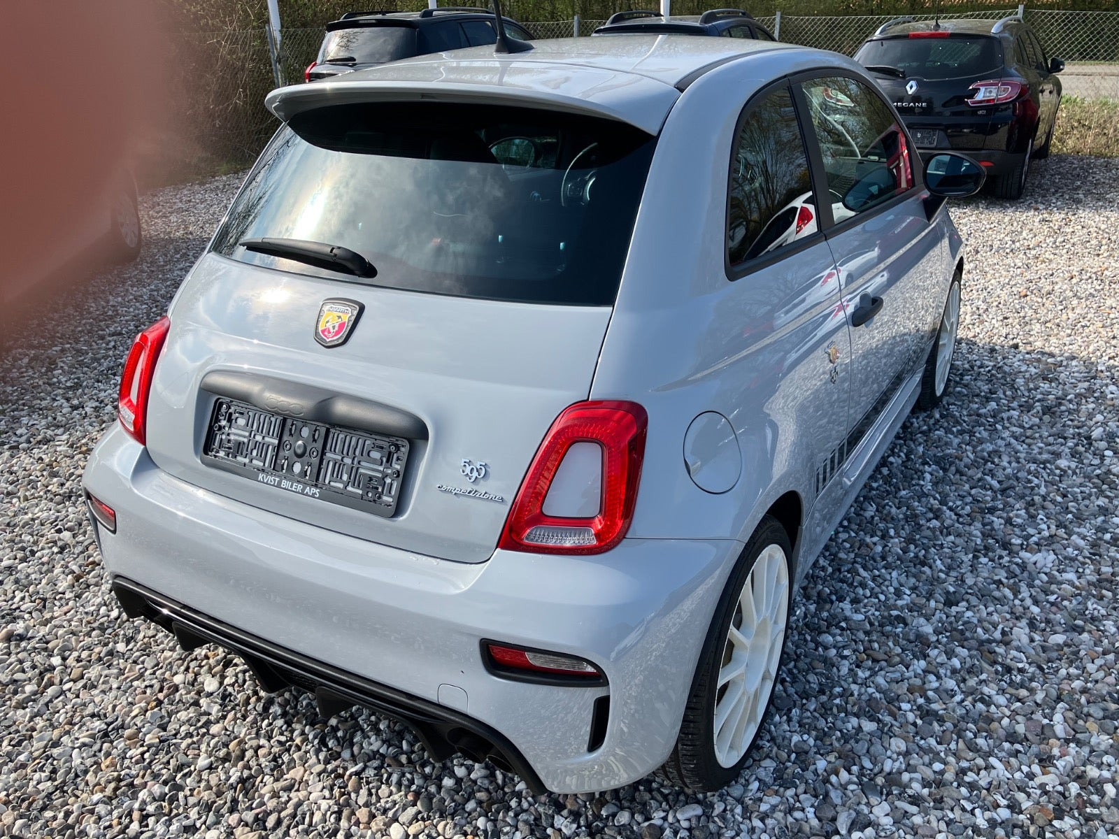 Grå Abarth 595 fra 2017