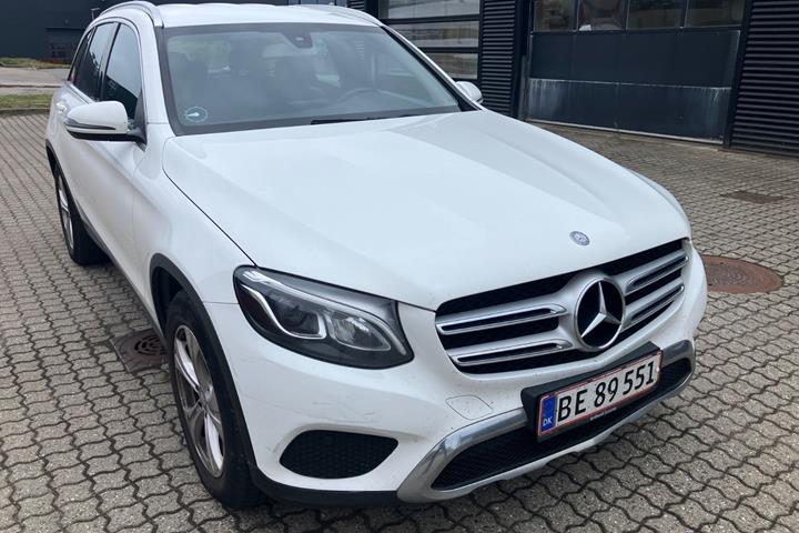 Hvid Mercedes GLC250 d fra 2016