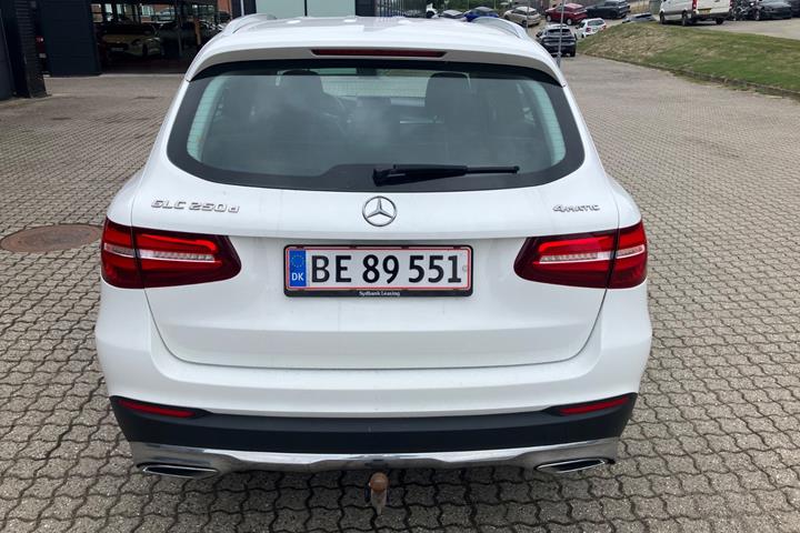 Hvid Mercedes GLC250 d fra 2016