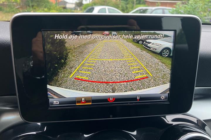 Hvid Mercedes GLC250 d fra 2016