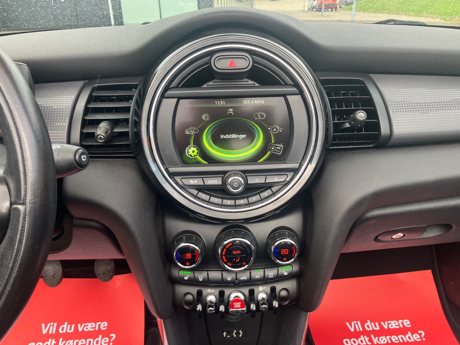 Hvid Mini Cooper fra 2017
