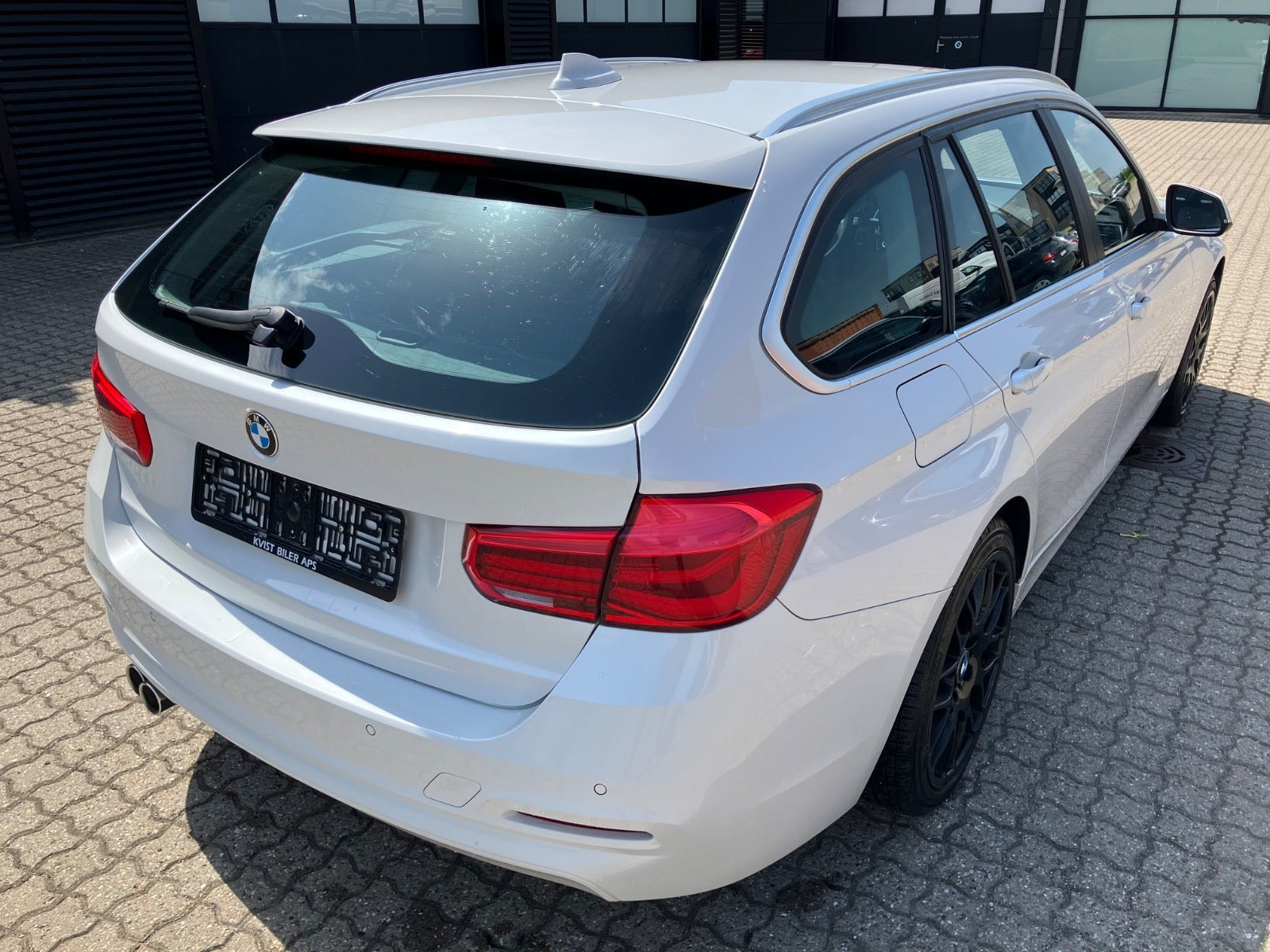 Hvid BMW 320d fra 2018