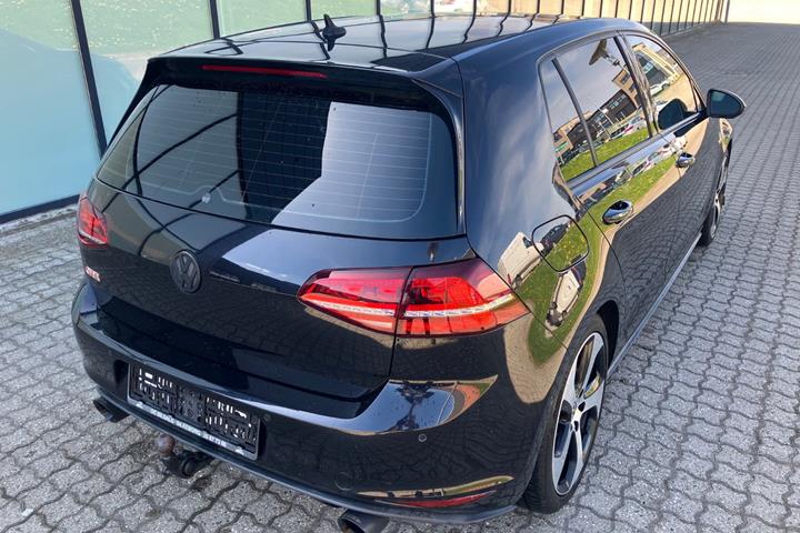 Sort VW Golf VII fra 2014