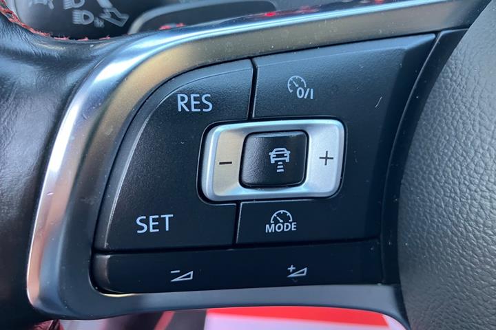 Sort VW Golf VII fra 2014