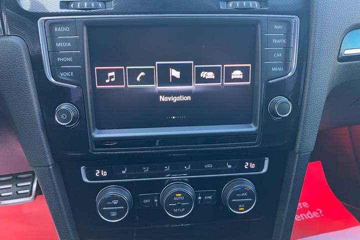Sort VW Golf VII fra 2014