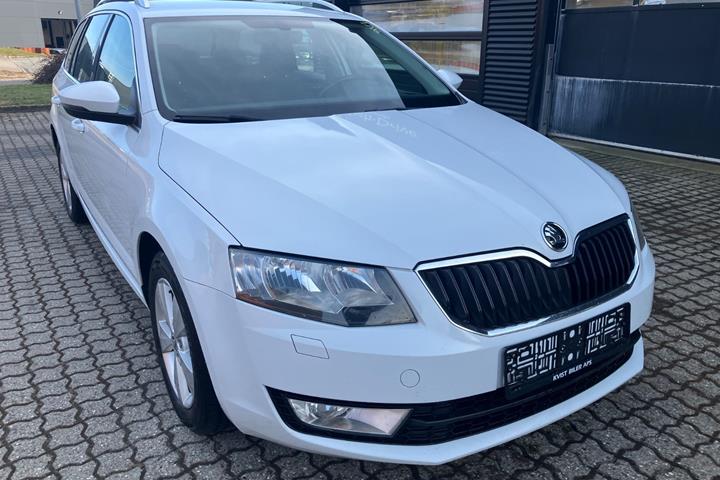 Hvid Skoda Octavia fra 2017