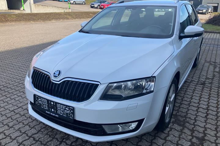Hvid Skoda Octavia fra 2017