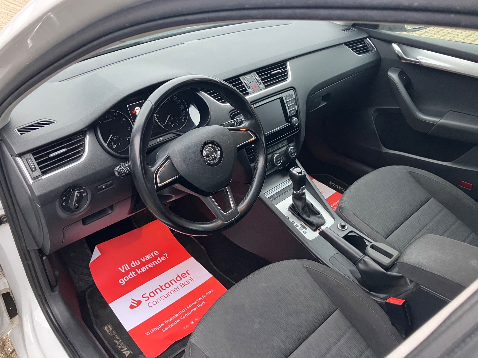 Hvid Skoda Octavia fra 2017