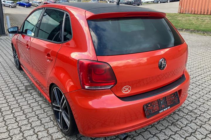 Rød VW Polo fra 2010