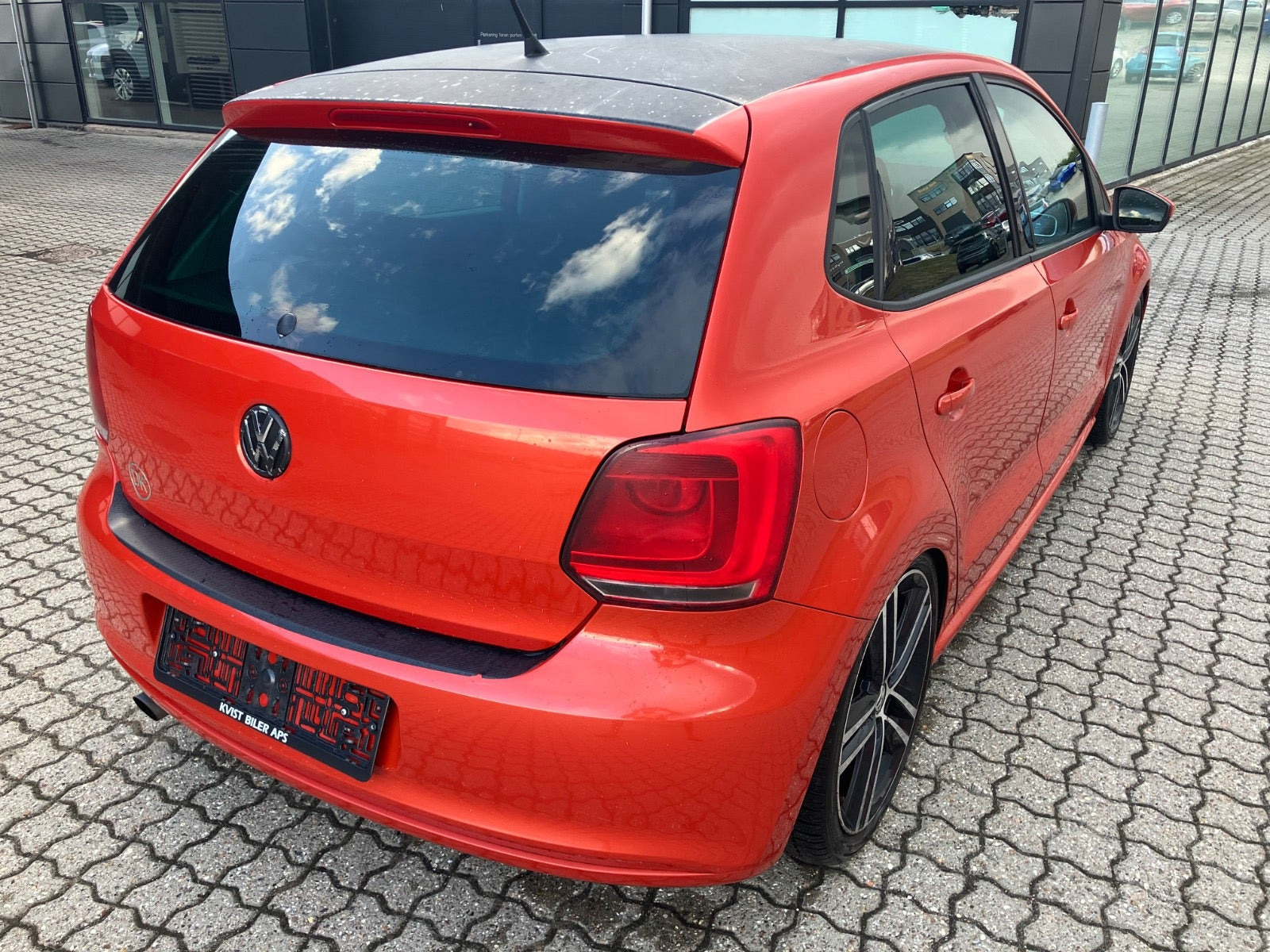 Rød VW Polo fra 2010