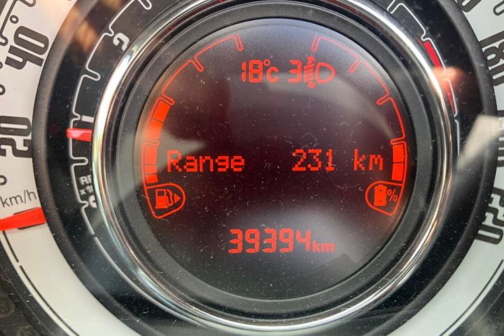 Hvid Fiat 500C fra 2020