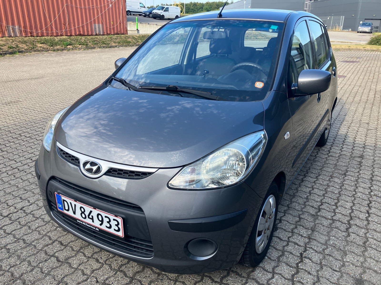 Grå Hyundai i10 fra 2011